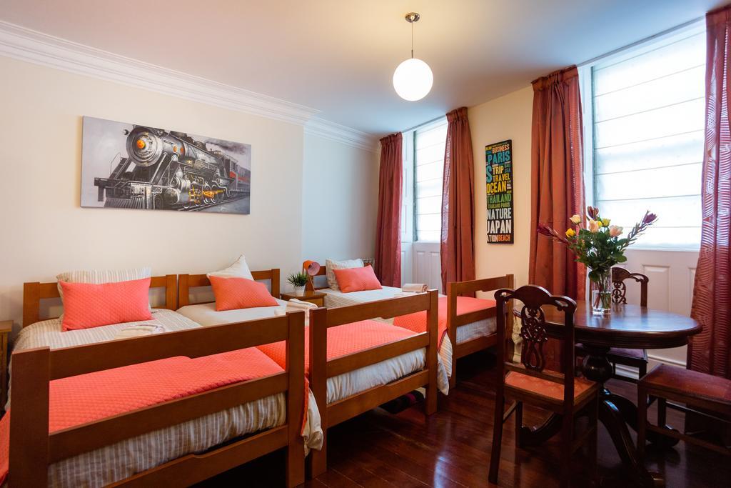 Old City Guest House براغا الغرفة الصورة